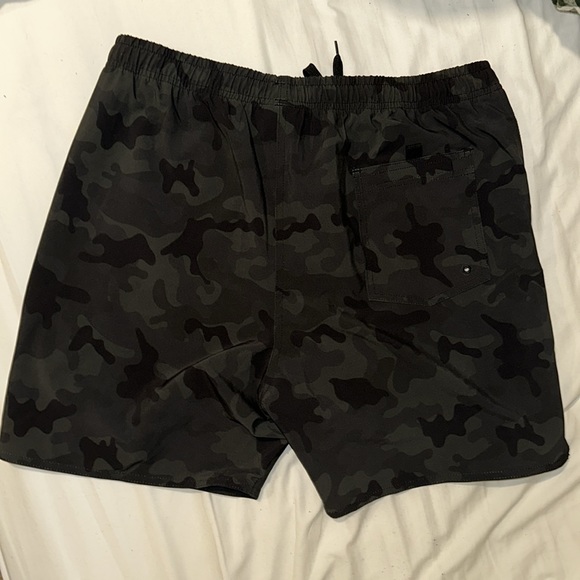 Men’s Shorts - Picture 3 of 4